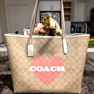 Coach Tan Tote Bag In Signature Canvas with Heart Design